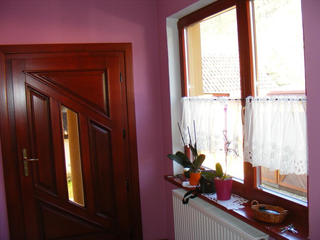 Domino Apartment Korytne Luaran gambar