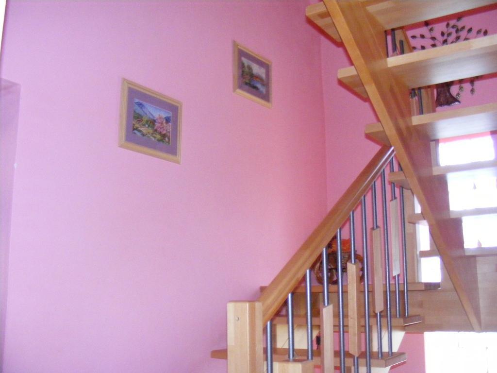 Domino Apartment Korytne Luaran gambar