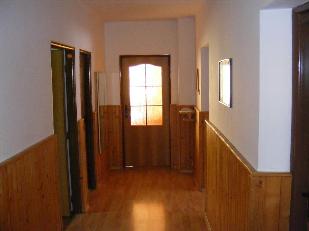 Domino Apartment Korytne Luaran gambar