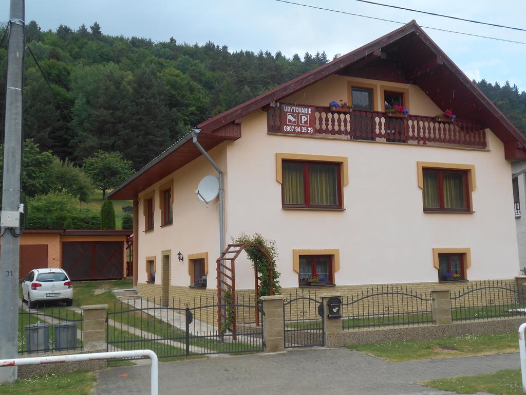 Domino Apartment Korytne Luaran gambar