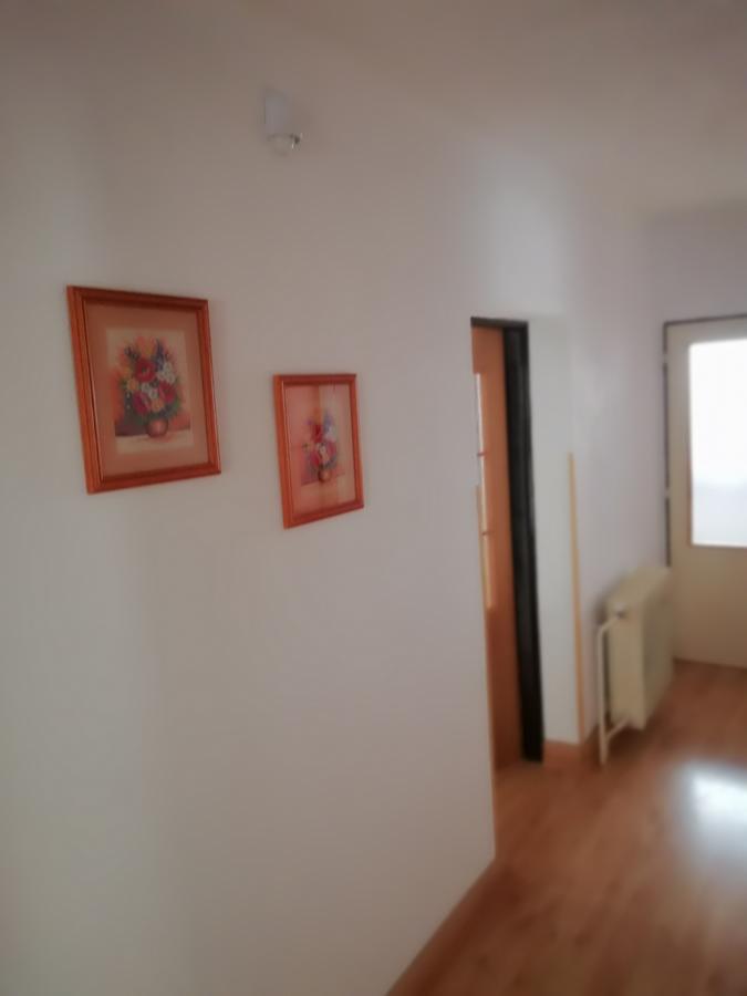 Domino Apartment Korytne Luaran gambar