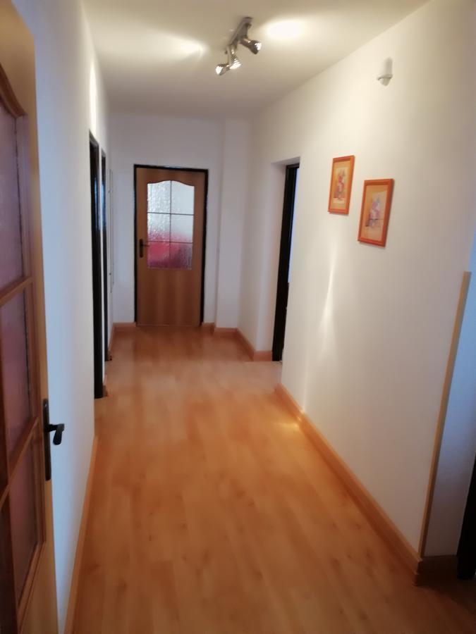 Domino Apartment Korytne Luaran gambar