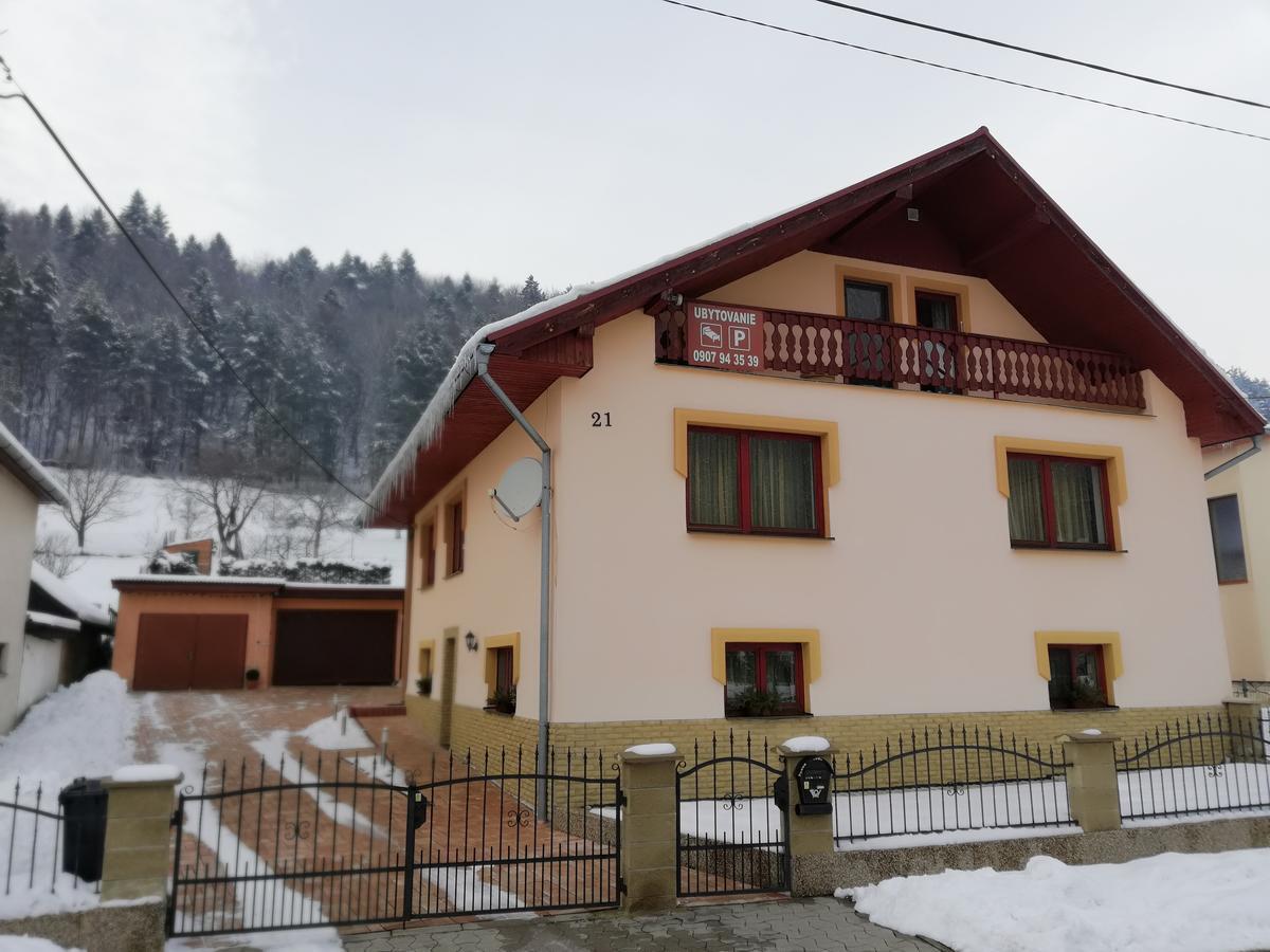 Domino Apartment Korytne Luaran gambar