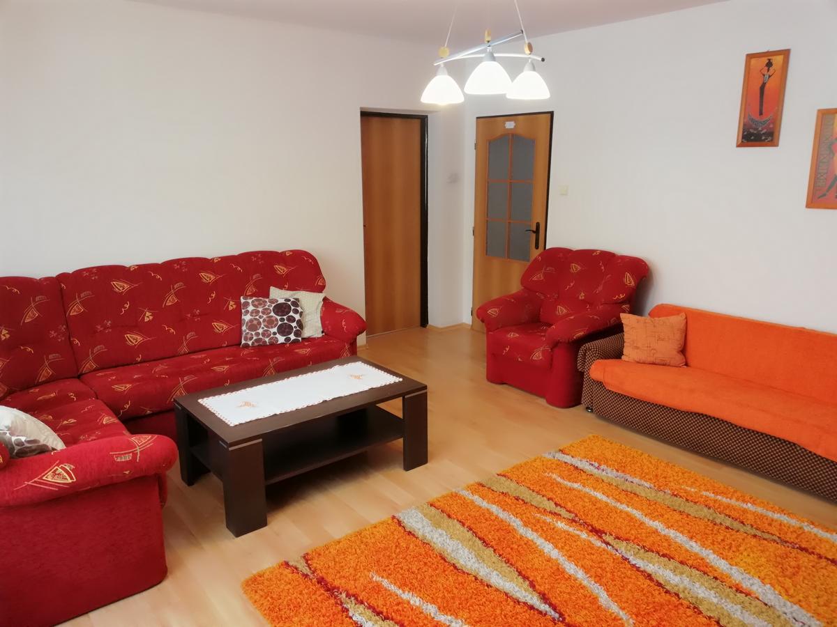 Domino Apartment Korytne Luaran gambar