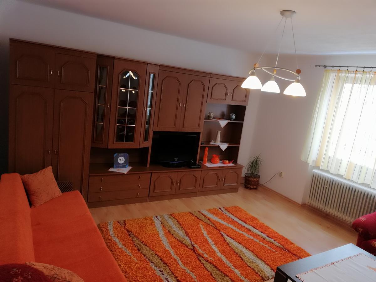 Domino Apartment Korytne Luaran gambar