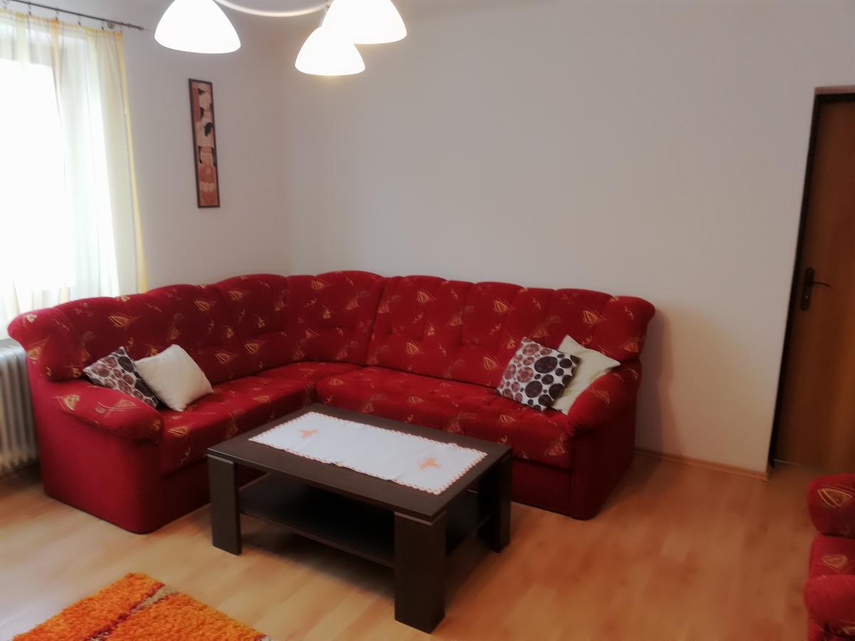 Domino Apartment Korytne Luaran gambar