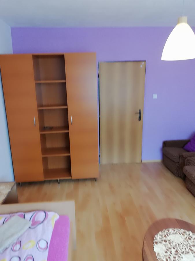 Domino Apartment Korytne Luaran gambar